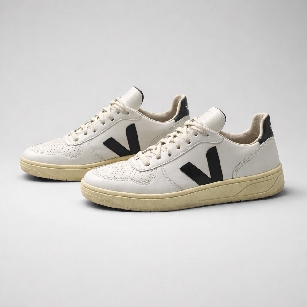 Veja V-10 Leather Sneakers White Black Womens US‎ 6 EUR 37 Low Top Shoes